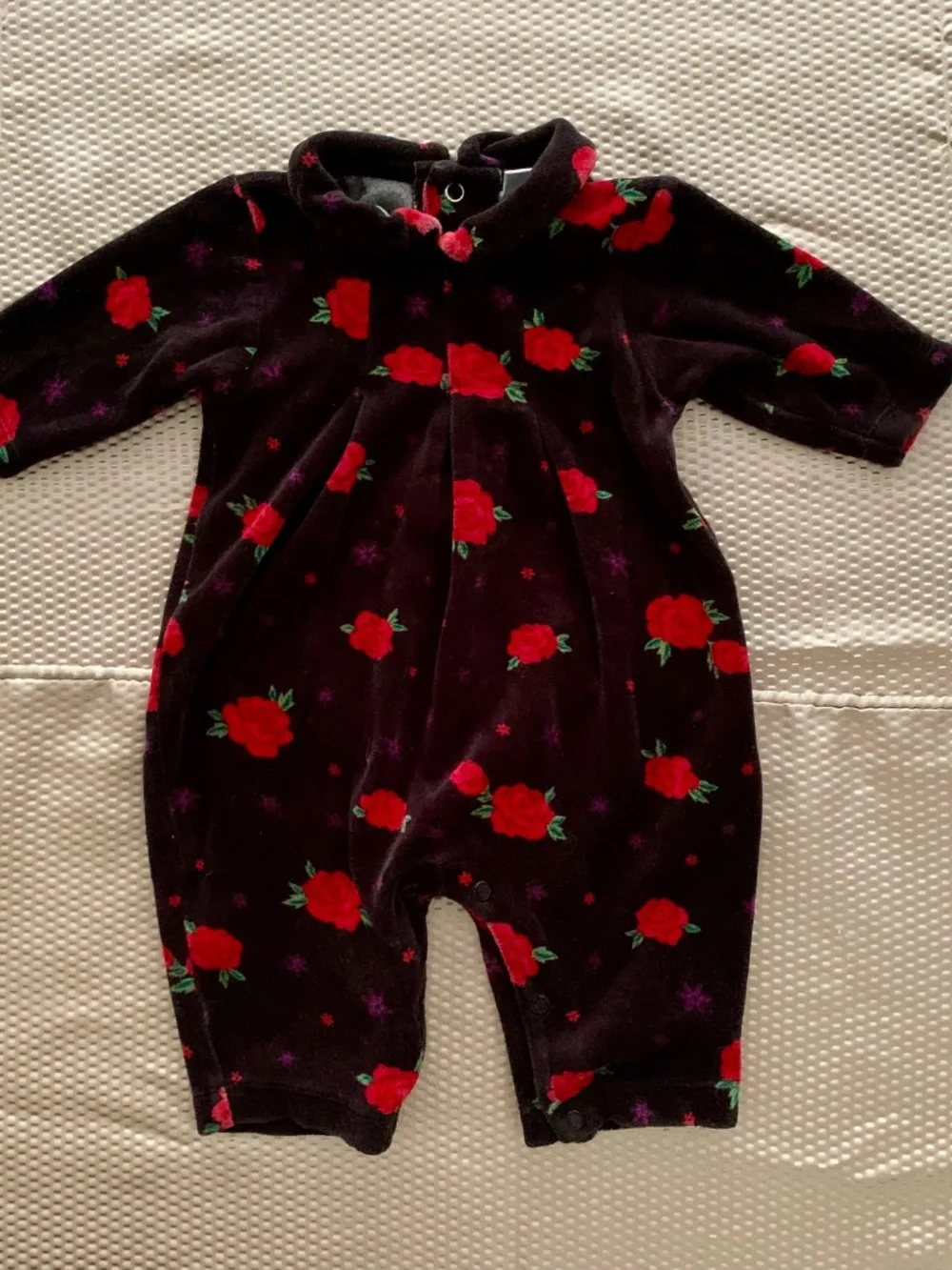 Vintage Y2K Baby OshKosh B’gosh 12M Black Rose Floral Velour Romper